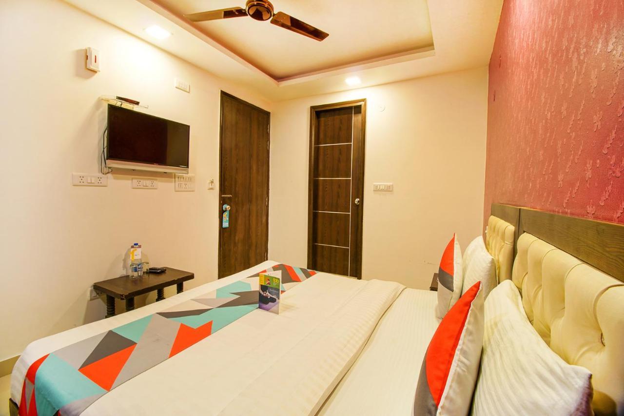 Fabexpress Tp Suite Near Igi Airport New Delhi Exterior photo